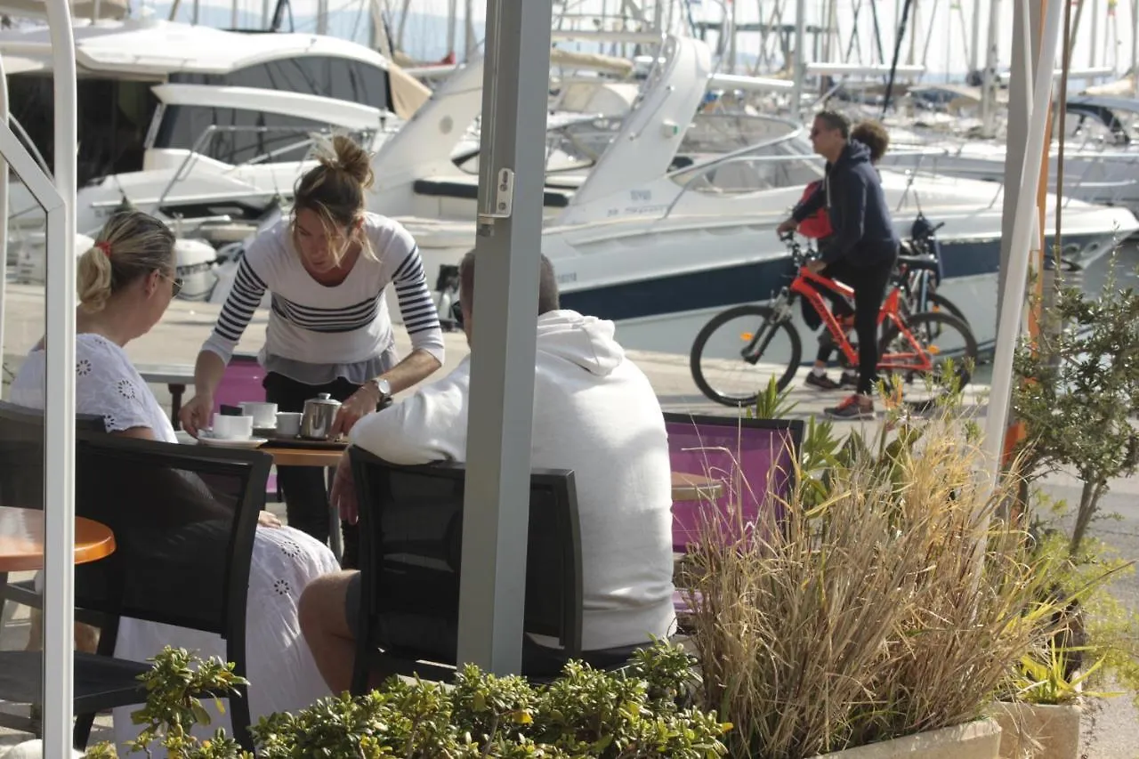 Hotel Le Mediterranee 히에레